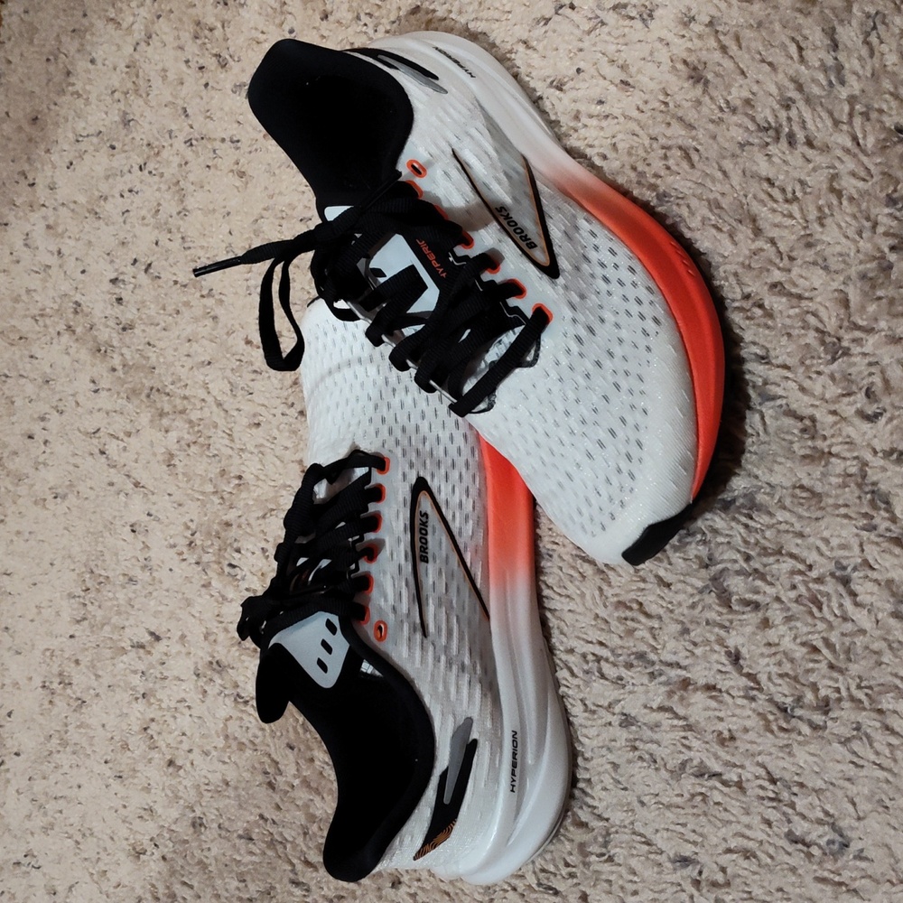 BROOKS Hyperion Women's Running Sneakers~Size 7 1/2 ~EUC